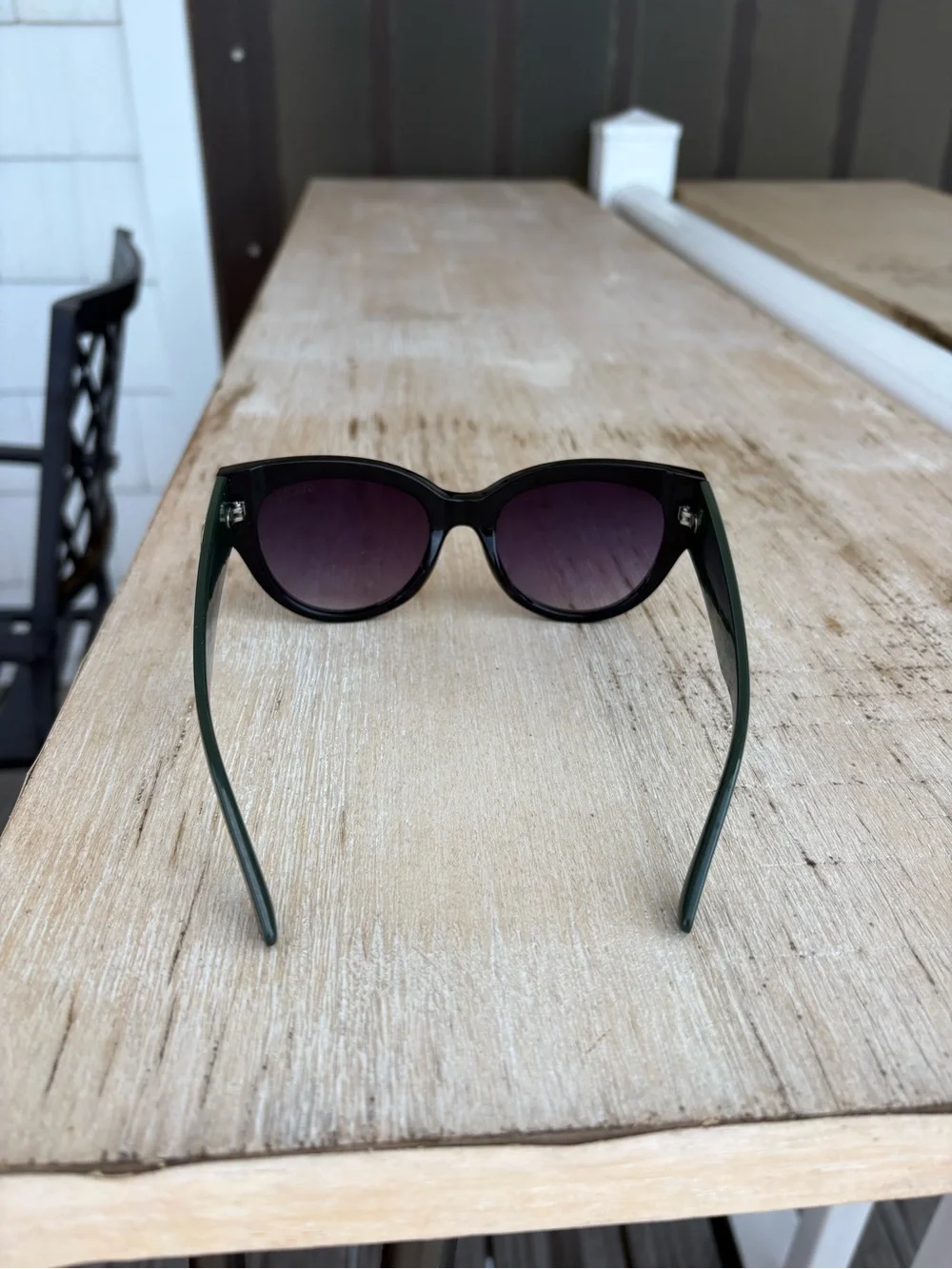 Gucci Black Sunglasses with Green-Red Striped Temples and Gold Logo